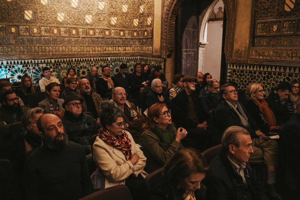 Público asistente en la Capilla de San Bartolomé