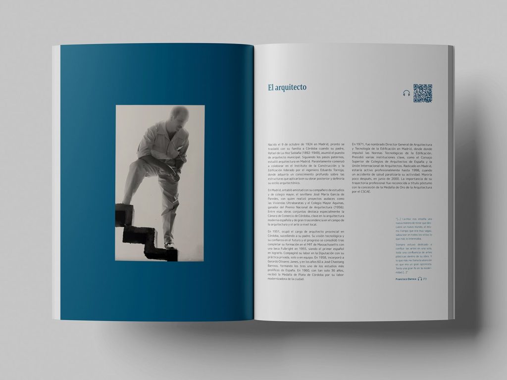 Doble página del catálogo dedicada al arquitecto, con su retrato subiendo una escalera