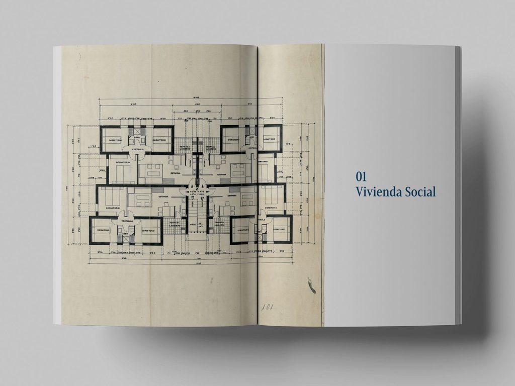 Doble página con un plano de vivienda social